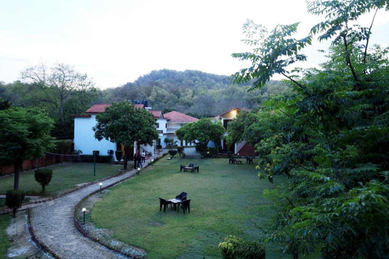 Jim Corbett Resort Рамнагар Екстериор снимка